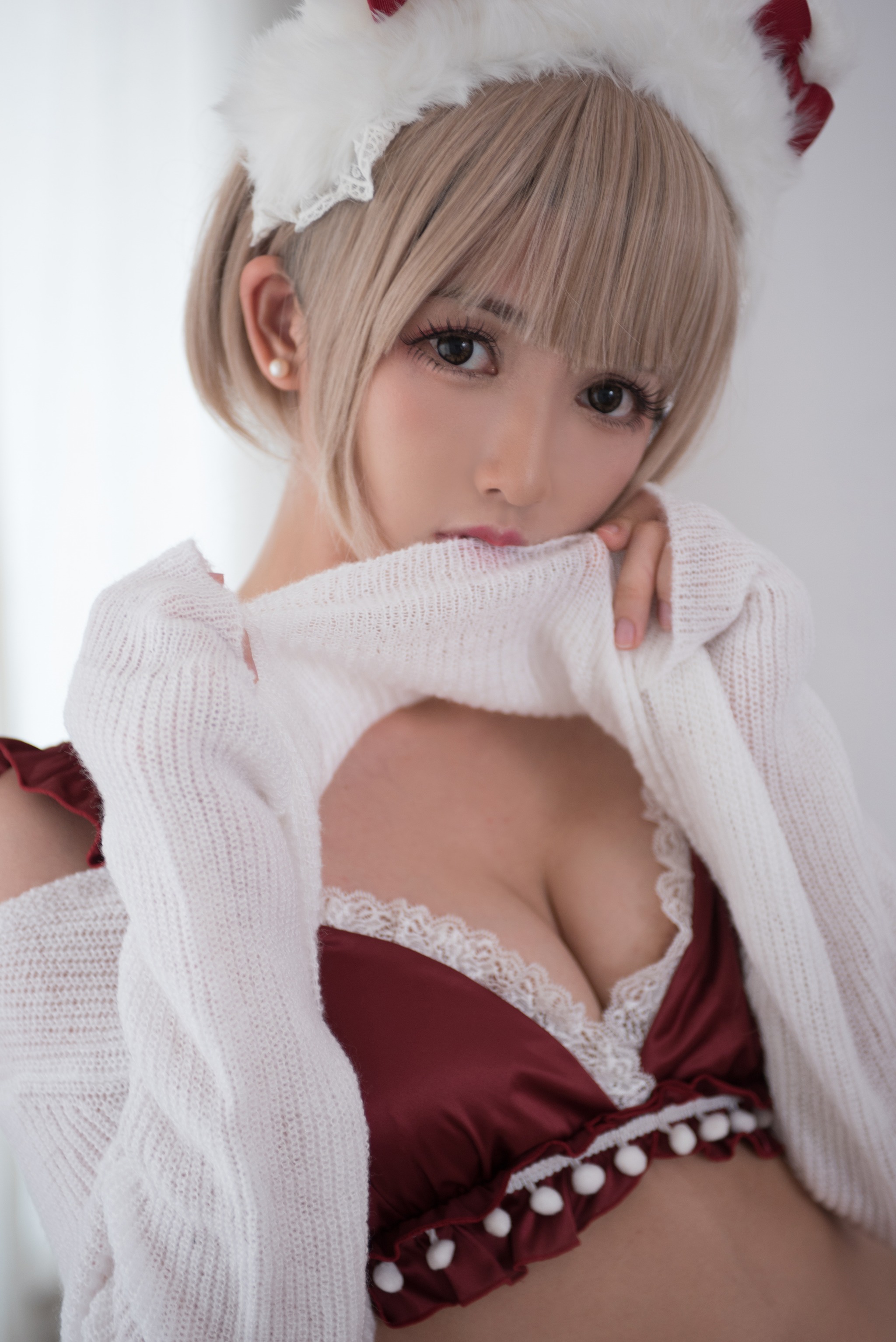 图片[1]-鳗鱼霏儿 – NO.027 兽耳 圣诞白网袜 [18P]-XikXak